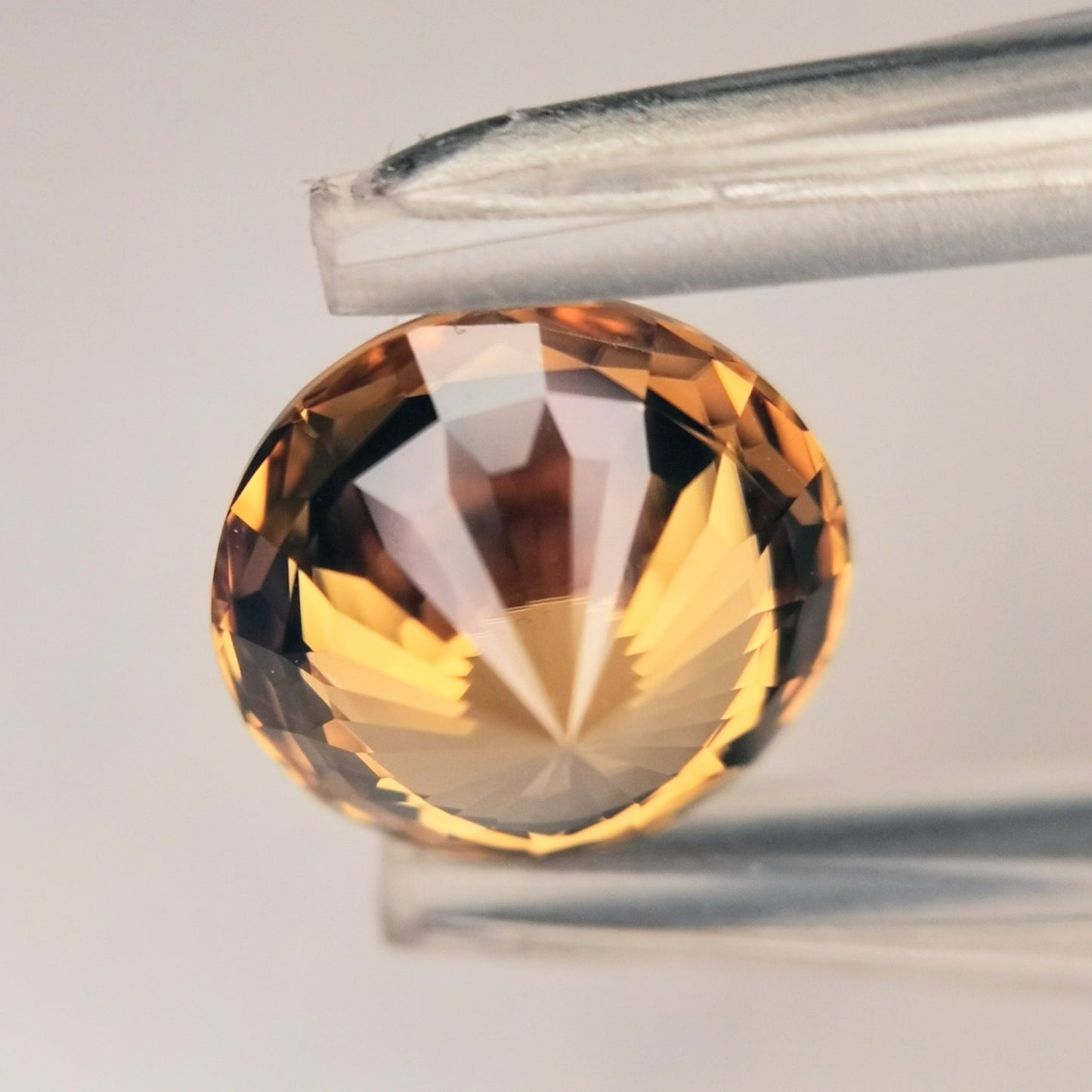ナリカージルコン、神髄は美しい地色に色溜まり / ジルコン 3.332ct