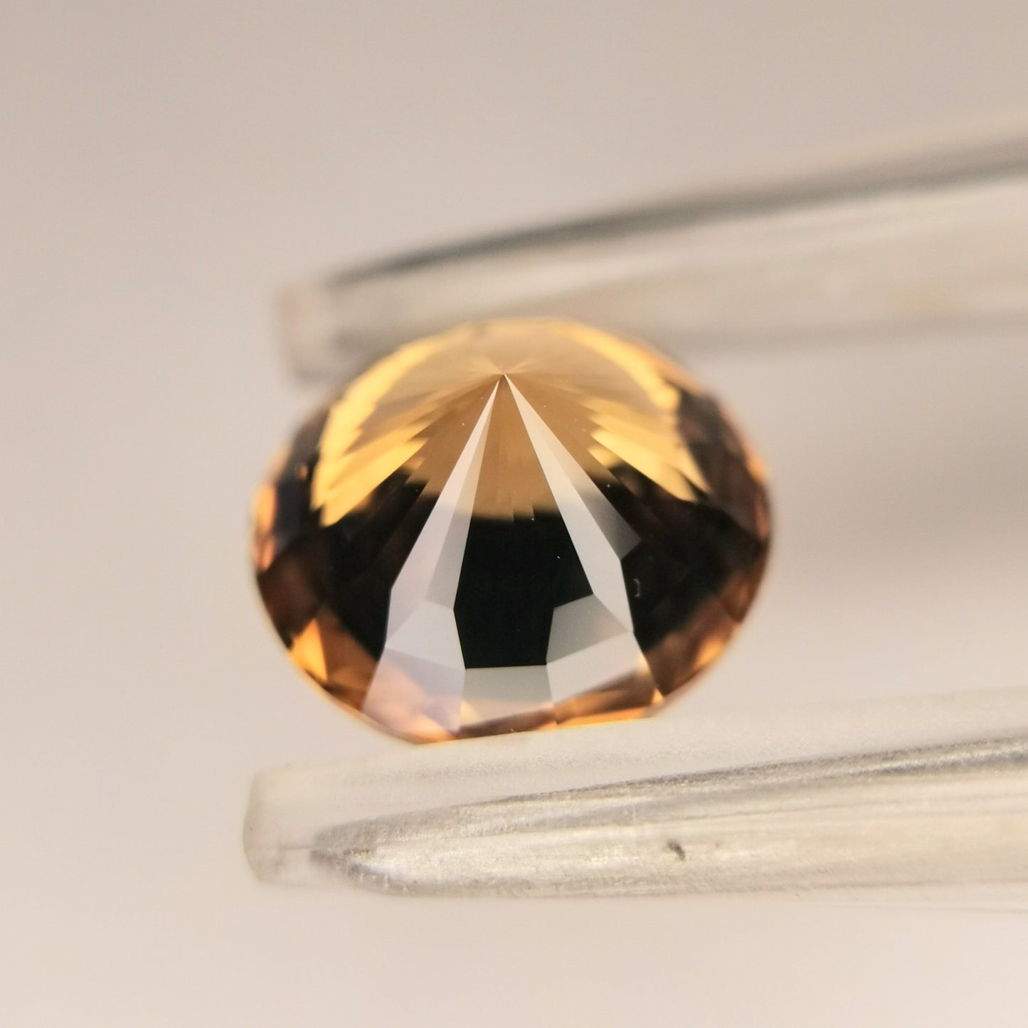 ナリカージルコン、神髄は美しい地色に色溜まり / ジルコン 3.332ct