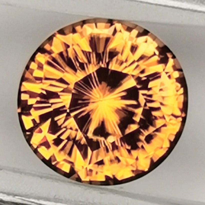 ナリカージルコン、神髄は美しい地色に色溜まり / ジルコン 3.332ct