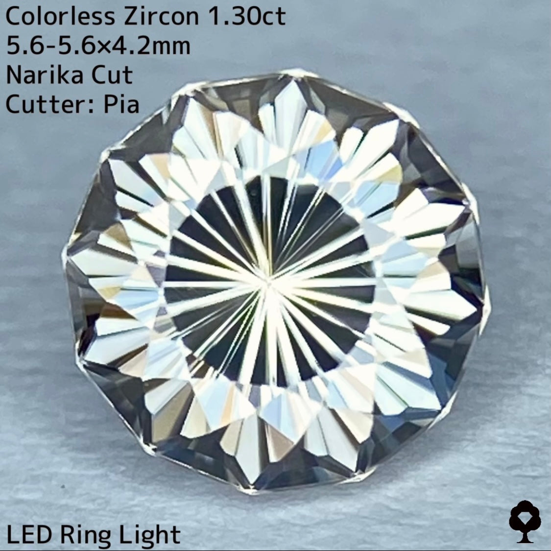 秒針が等しく現れるバチバチファイアーの見事なナリカーカット★カラーレスジルコン1.30ct