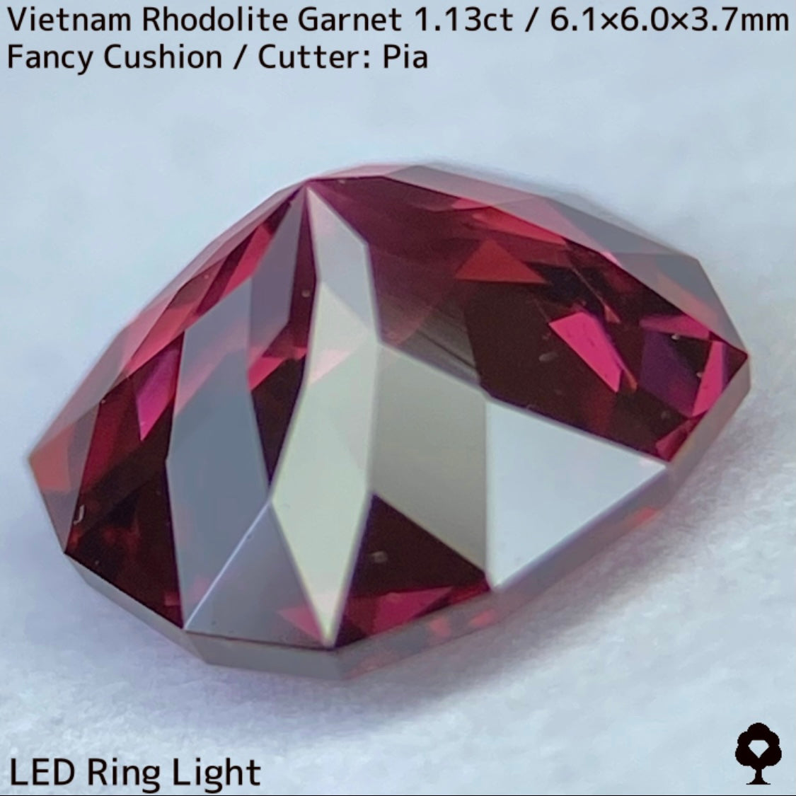 ベトナム産ロードライトガーネット1.13ct★オレンジ混じりのピンクの煌めきがたまらない美結晶ファンシークッション