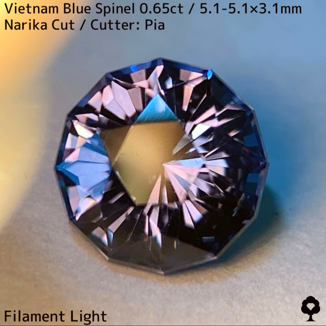 ベトナム産ブルースピネル0.65ct★美ヴァイオレティッシュブルーからナリカーの鋭い煌めきとファイアー放つ