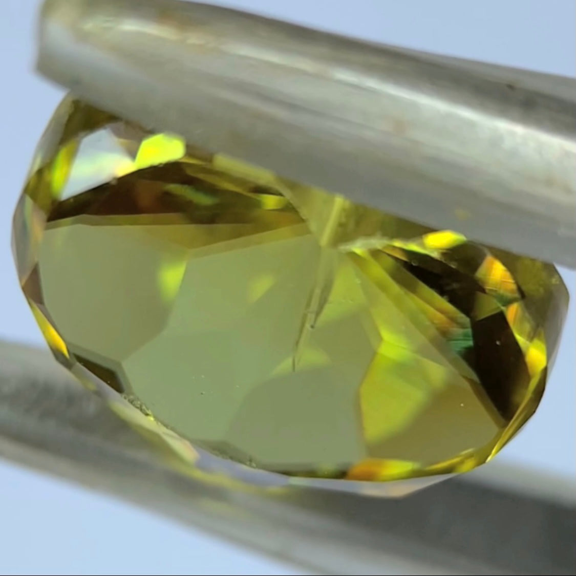 【お客さま専用】マダガスカルスフェーン2.780ct★致命的亀裂を取り去った太陽と月をイメージした煌めき凄まじい美結晶