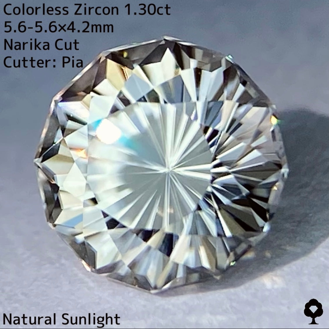 秒針が等しく現れるバチバチファイアーの見事なナリカーカット★カラーレスジルコン1.30ct