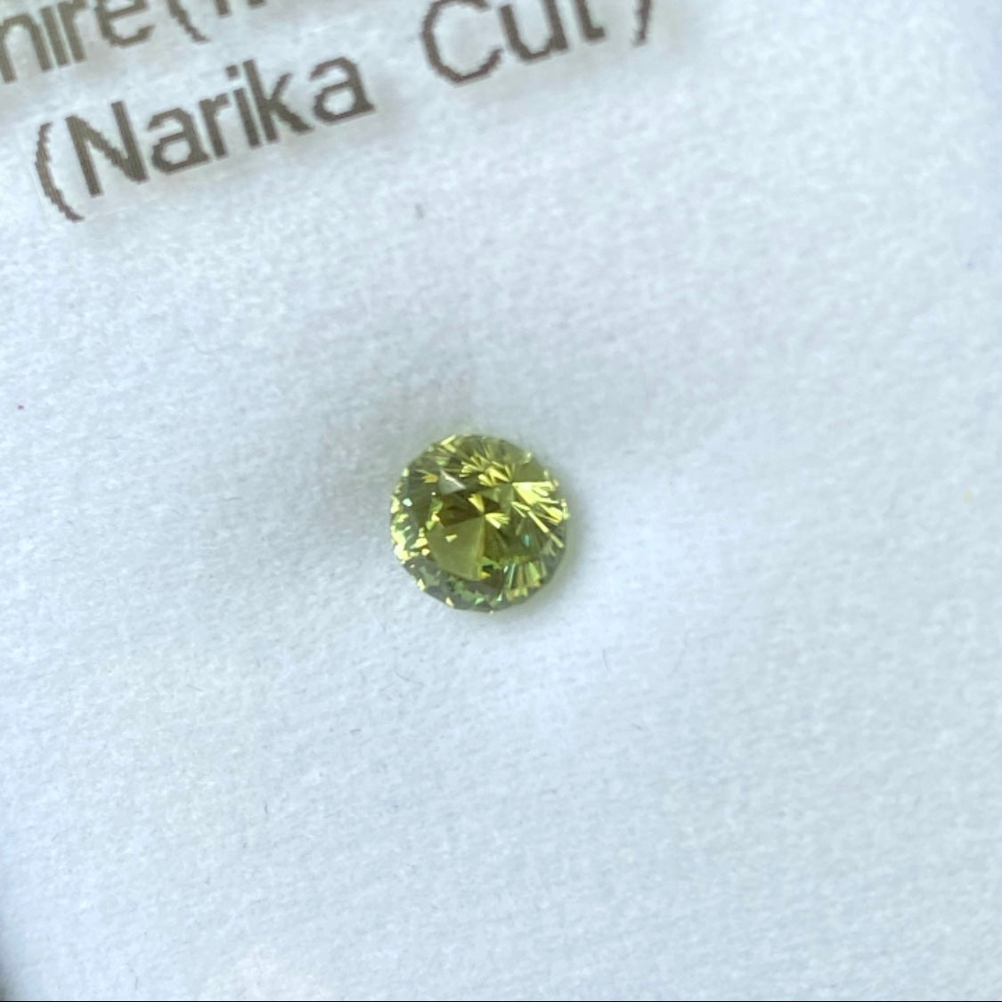マダガスカル産サファイア1.141ct★春色美グリーンにファイアー煌めくナリカーカット超美結晶1ctアップ