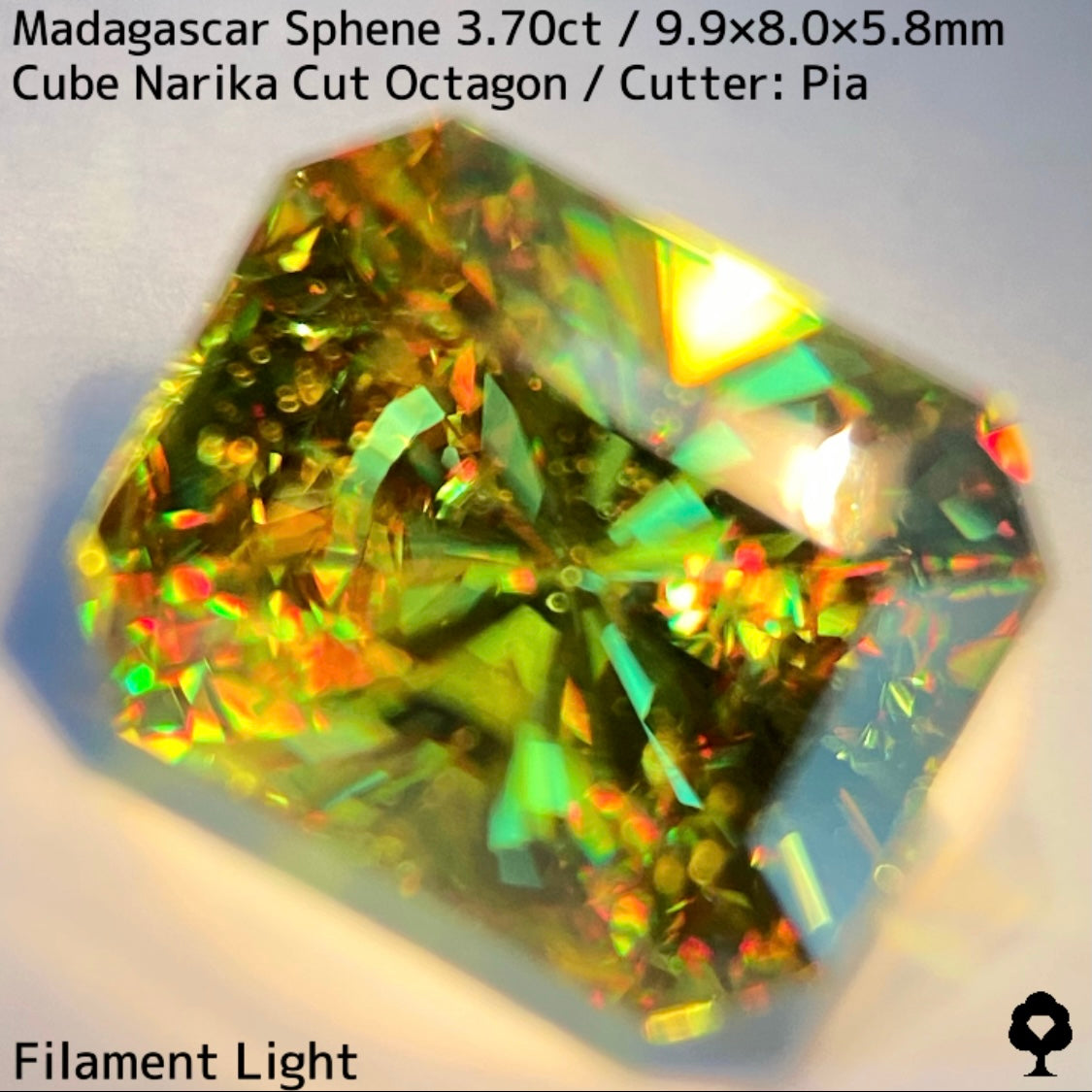 マダガスカル産スフェーン3.704ct★冴え渡るイエローイッシュグリーンのキューブナリカーオクタゴン