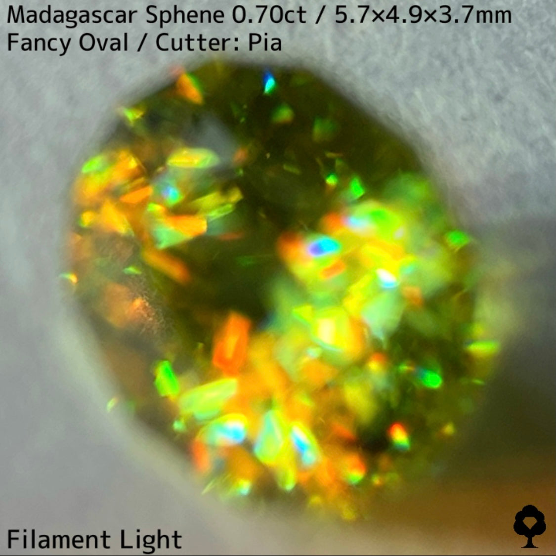 マダガスカルスフェーン0.70ct★明るく鮮やかな希少グリーンの超美結晶から煌めきファイアー止まらない絶品