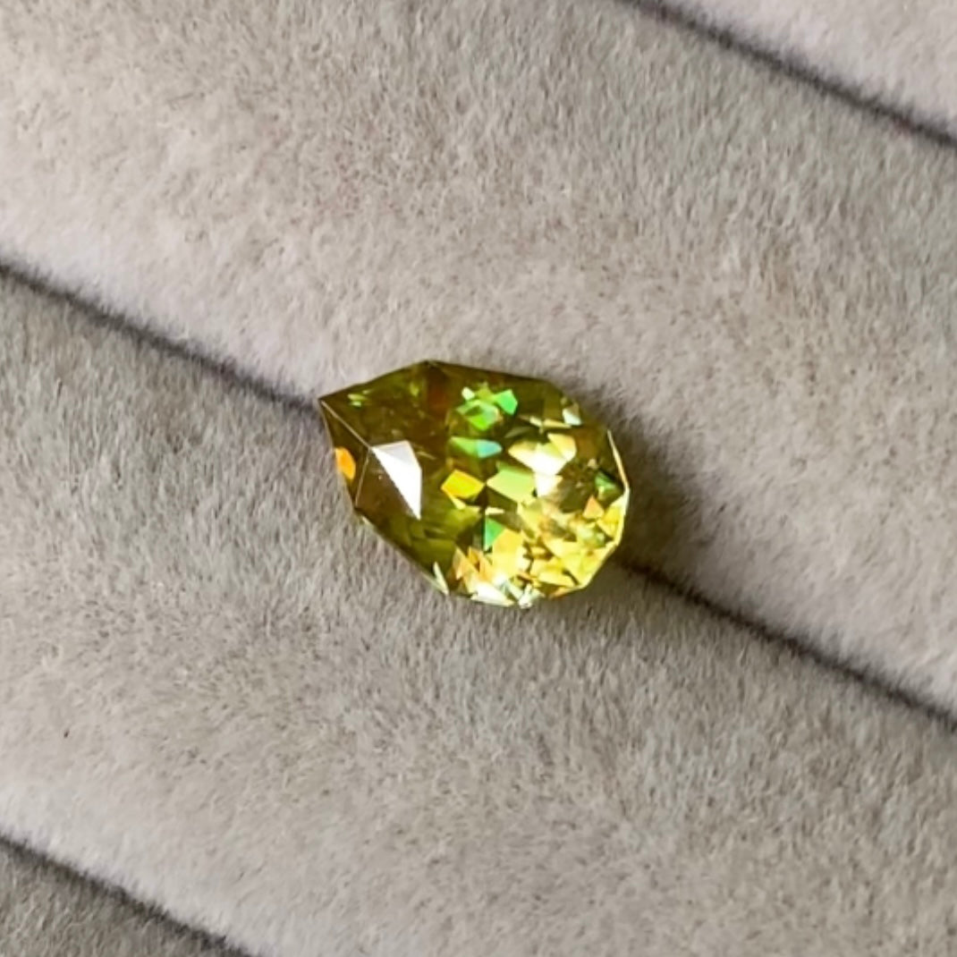 【お客さま専用】マダガスカルスフェーン0.92ct★お問合せ特別価格