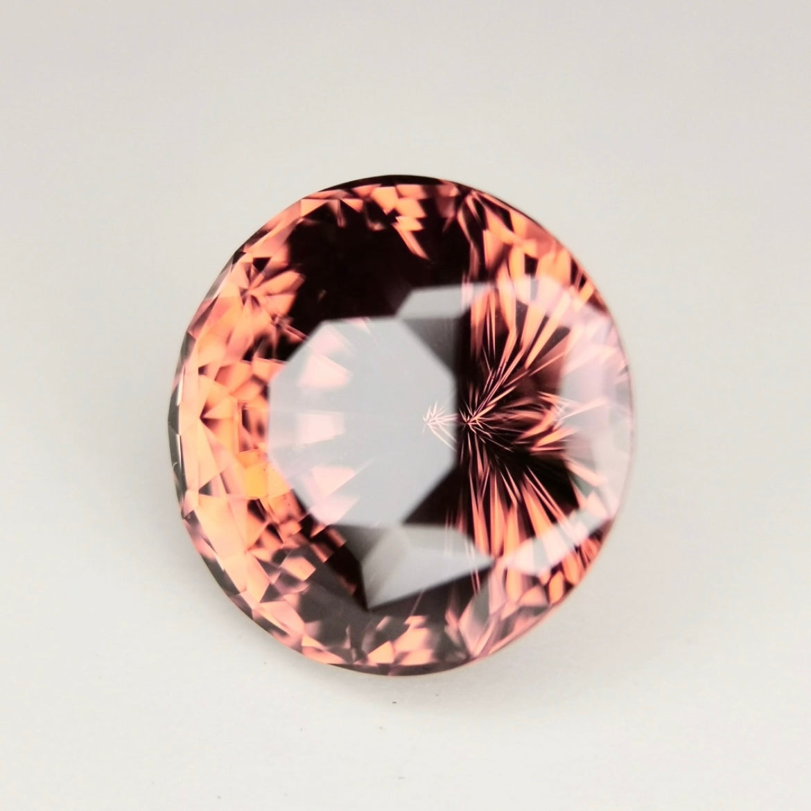 秋色強く感じるカボチャ(色溜まり)覗く美しい一石 / ジルコン 3.487ct