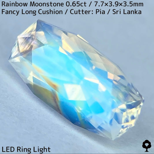 【抽選販売2/19(月)21時のライブにて〆切抽選】レインボームーンストーン0.65ct★シャープでなクッションに溢れ出るシラーたまらない美結晶