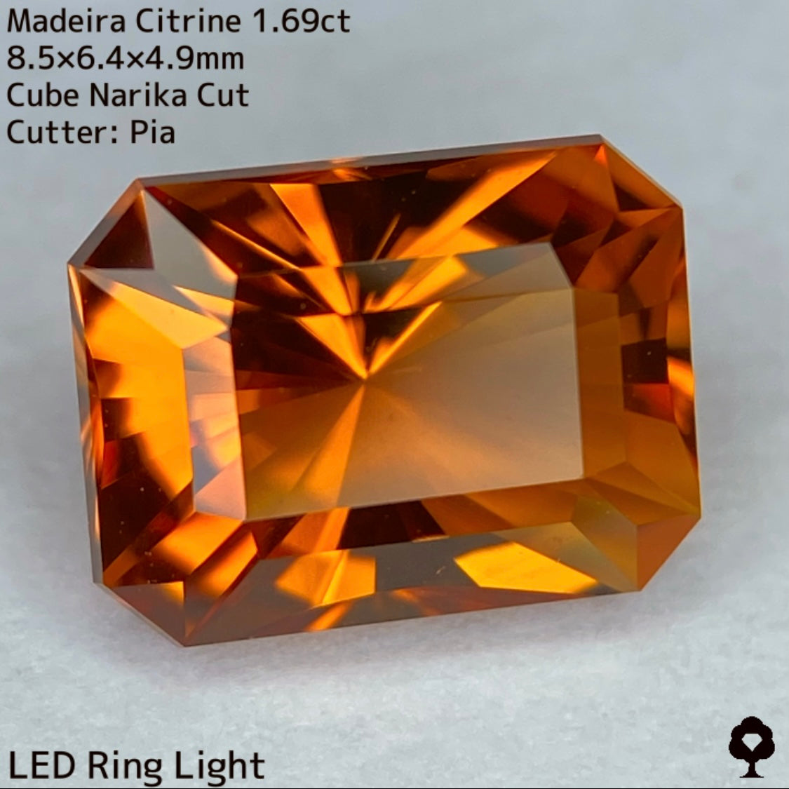 大人の色合いと腕時計のようなオクタゴンナリカー(時計)カット★マディラシトリン1.695ct