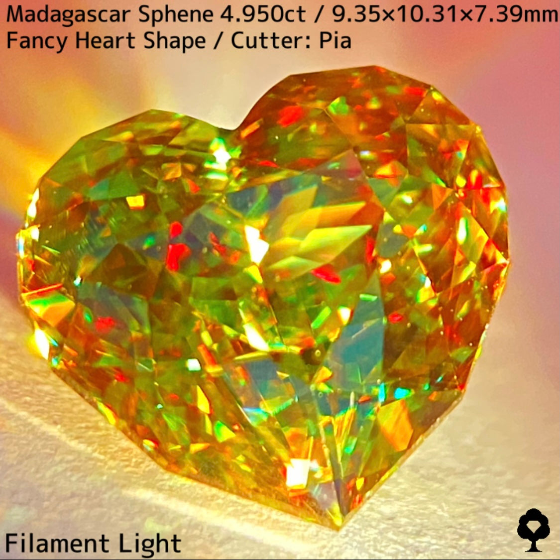 最高に煌めく超美結晶が完璧なファンシーハートシェイプに★マダガスカル産スフェーン4.950ct