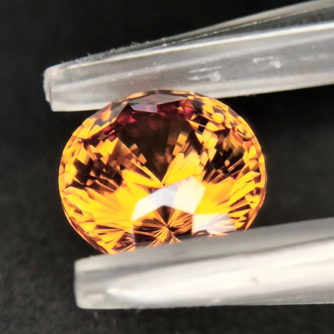 ナリカージルコン、神髄は美しい地色に色溜まり / ジルコン 3.332ct