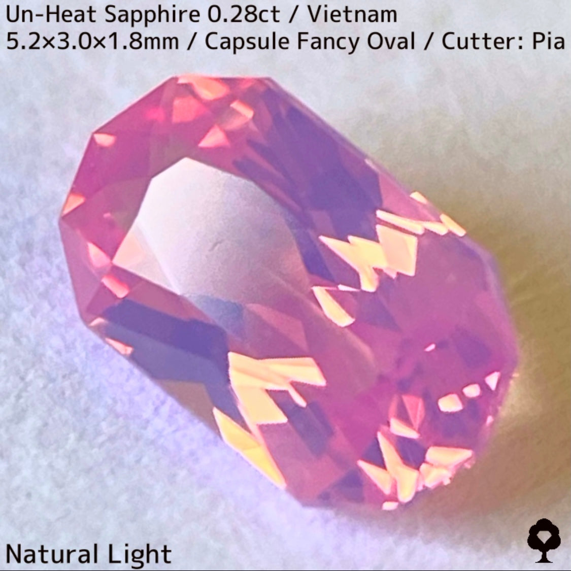 ベトナム産非加熱サファイア0.286ct★ベトナム産の代名詞とも言えるシルキーピンクからネオン感あるゴールドの煌めき