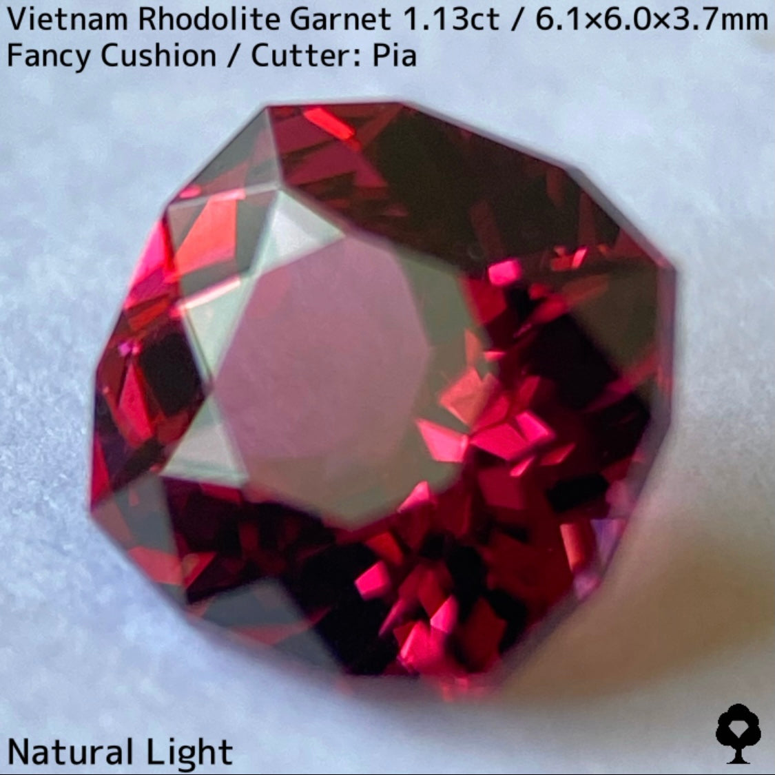 ベトナム産ロードライトガーネット1.13ct★オレンジ混じりのピンクの煌めきがたまらない美結晶ファンシークッション