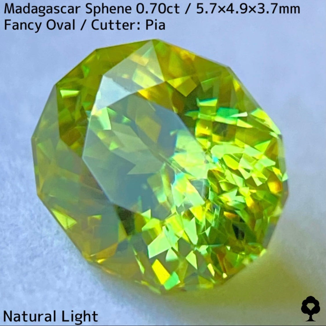 マダガスカルスフェーン0.70ct★明るく鮮やかな希少グリーンの超美結晶から煌めきファイアー止まらない絶品