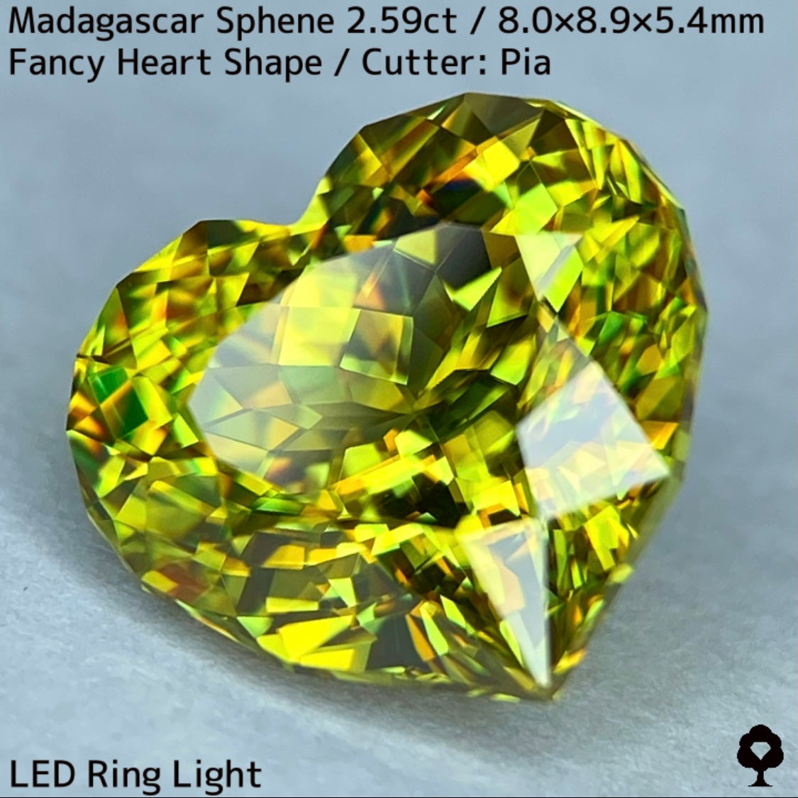 グリニッシュゴールドから止まらない煌めきとファイアー放つファンシーハート★マダガスカル産スフェーン2.59ct
