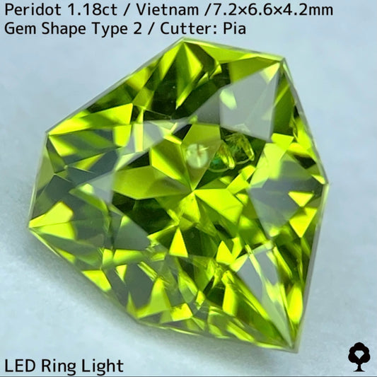 【ご当選者さま専用】ベトナム産ペリドット1.18ct★リリーパッド入り美色結晶の盾のような宝石形タイプ2