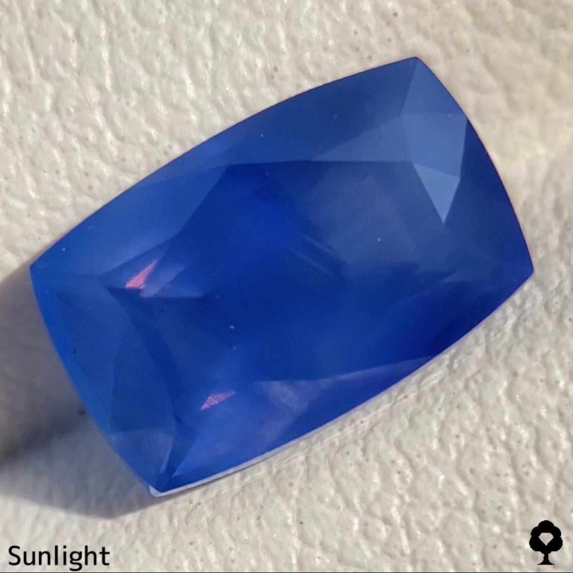 ビルマ産非加熱サファイア2.675ct★シルクの層がたっぷりと入った非加熱ならではの面白さと美しさを持った一石