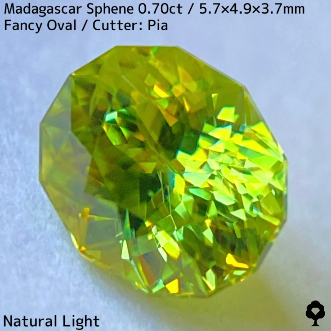 マダガスカルスフェーン0.70ct★明るく鮮やかな希少グリーンの超美結晶から煌めきファイアー止まらない絶品
