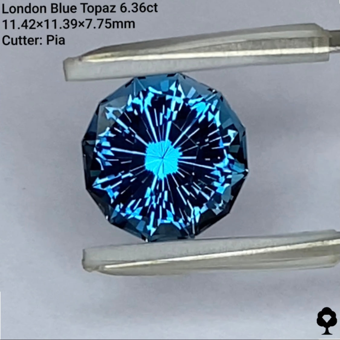最も時計らしさを感じるバランス良い美色の傑作★ロンドンブルートパーズ6.36ct★テーブルキューブナリカーカット12角形