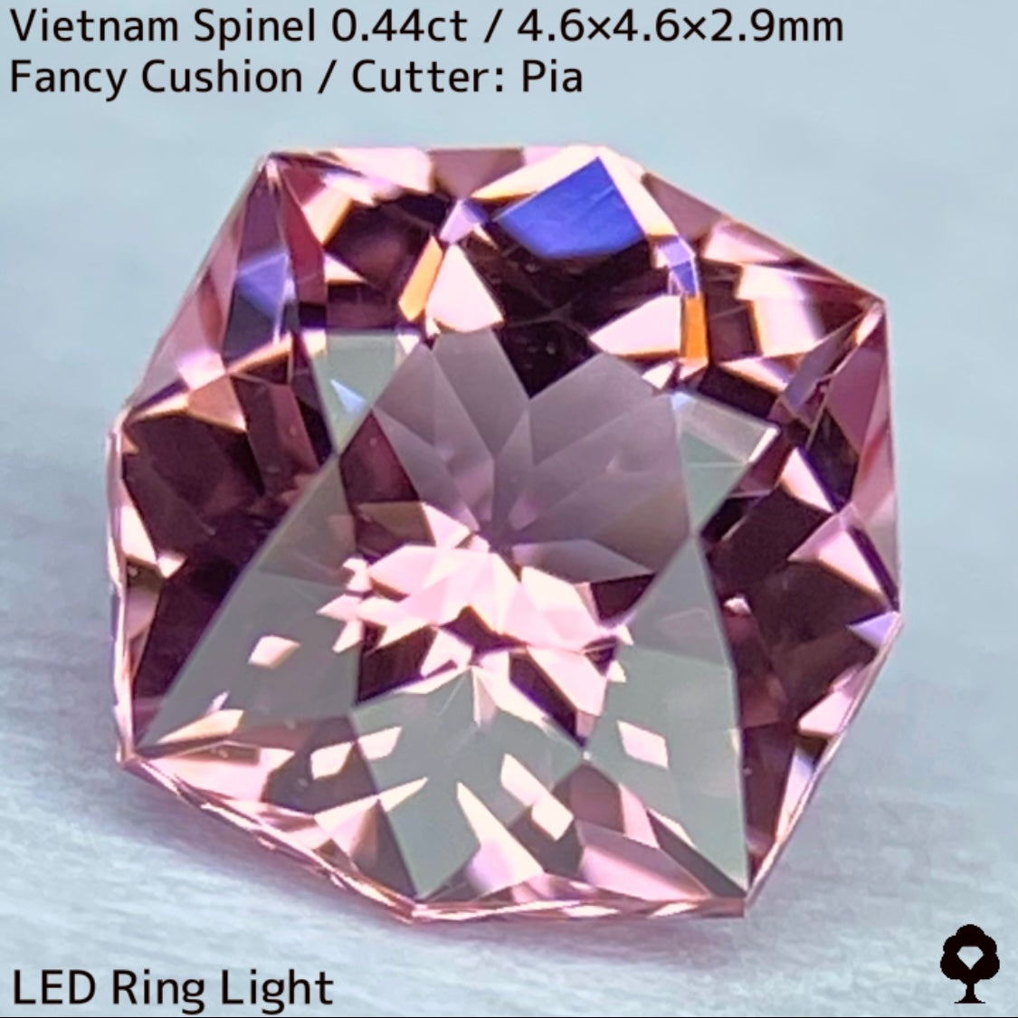 ベトナム産ピンクスピネル0.44ct★桜ピンクの美結晶から煌めきとファイアーが止まらない