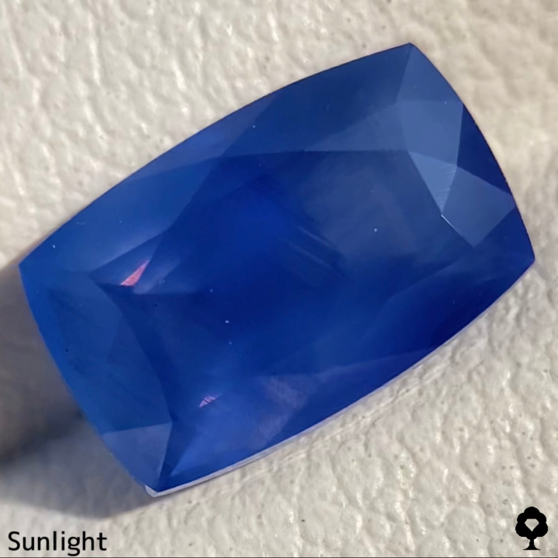 ビルマ産非加熱サファイア2.675ct★シルクの層がたっぷりと入った非加熱ならではの面白さと美しさを持った一石