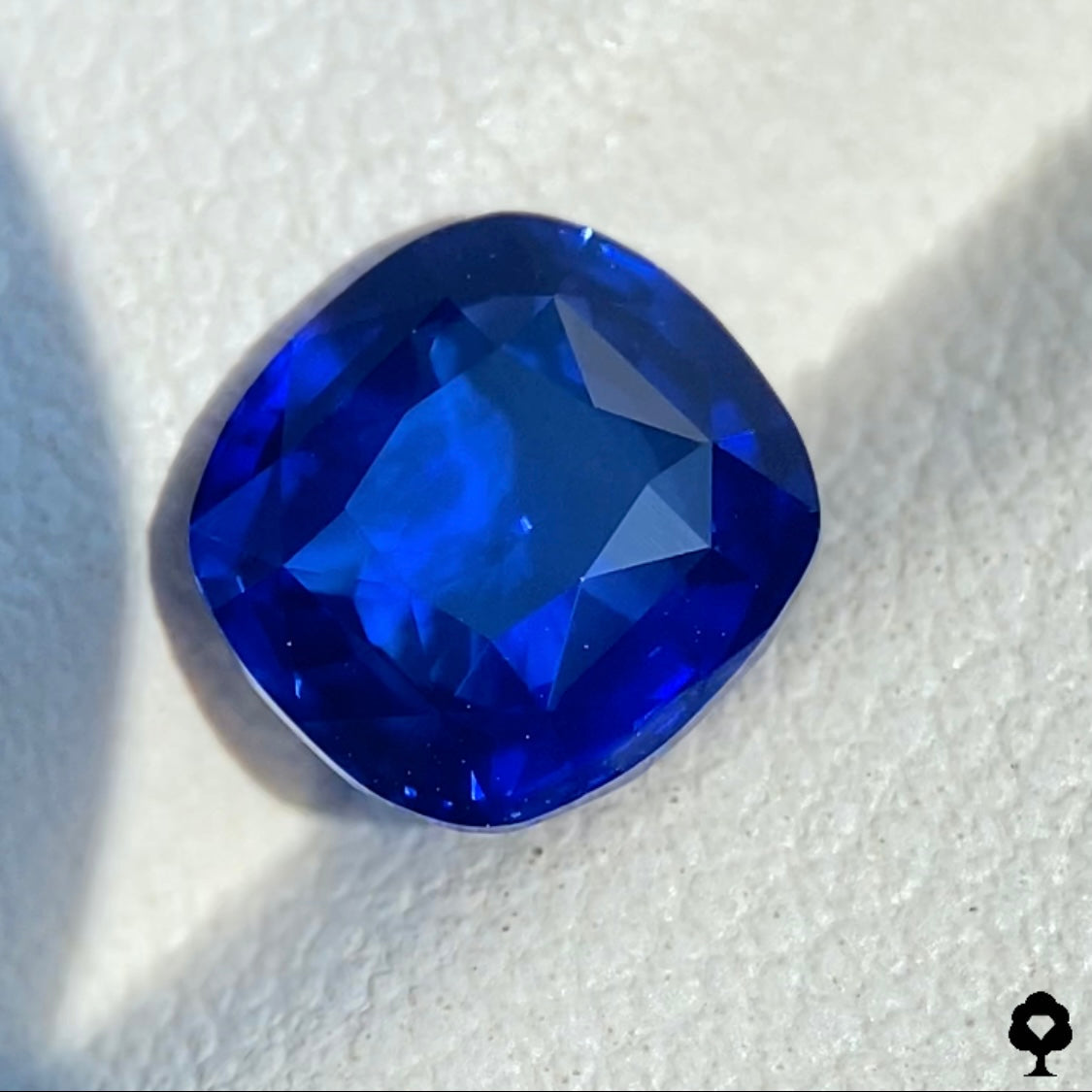 【新夢企画ハーフ&ハーフまほチケ贈呈対象作品】ビルマ産ロイヤルブルーサファイア2.258ct