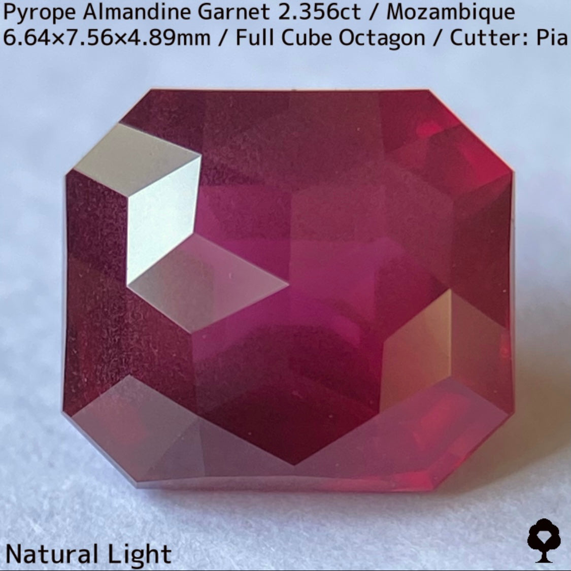 パイロープアルマンディンガーネット2.356ct★大人の味わい感じるシルキーロードライトで初のフルキューブオクタゴン