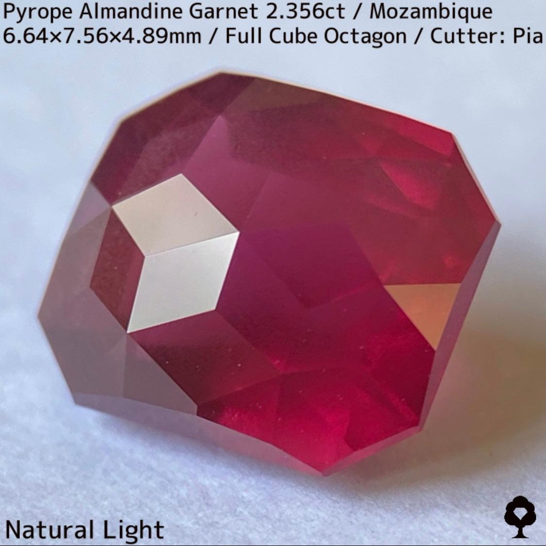 パイロープアルマンディンガーネット2.356ct★大人の味わい感じるシルキーロードライトで初のフルキューブオクタゴン
