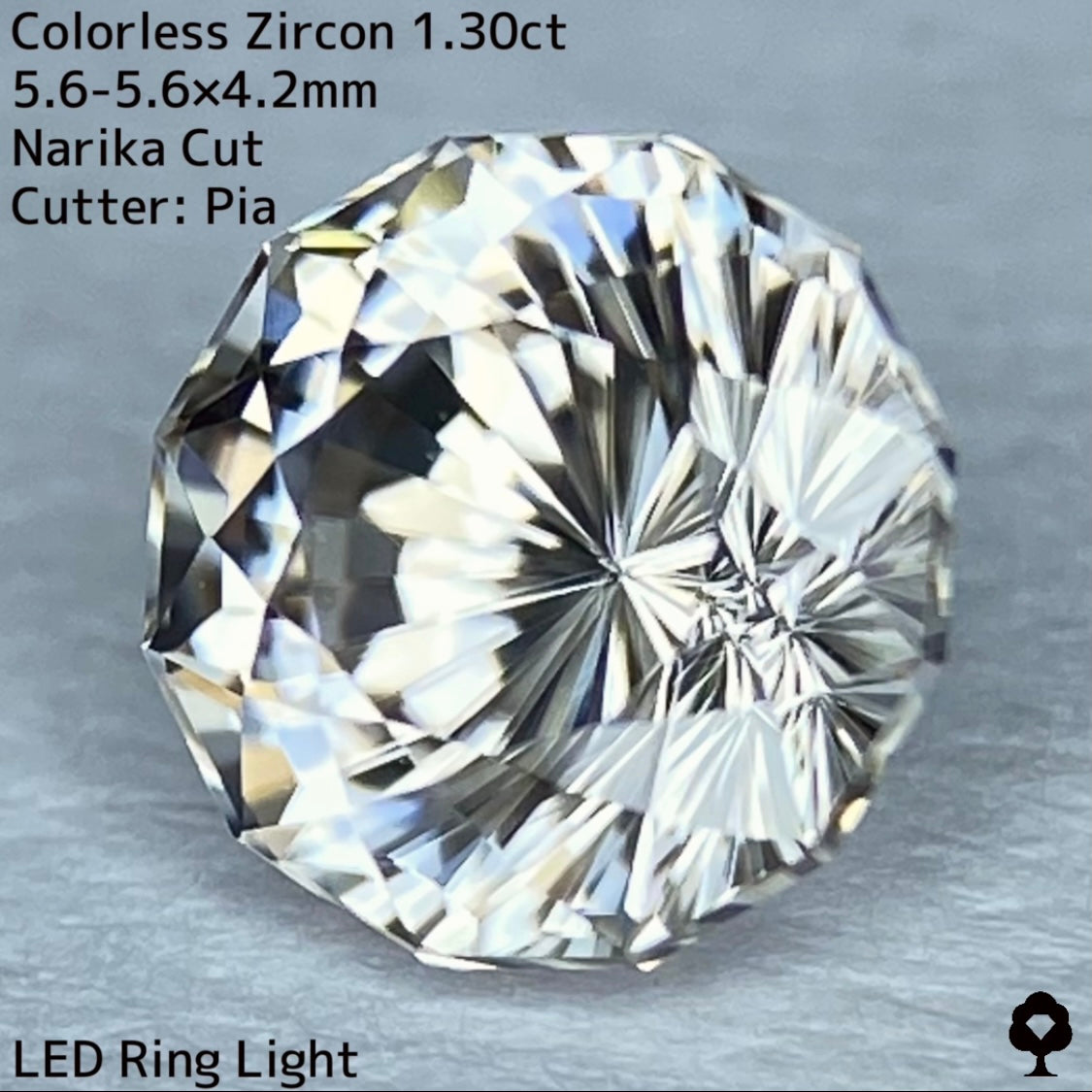 秒針が等しく現れるバチバチファイアーの見事なナリカーカット★カラーレスジルコン1.30ct