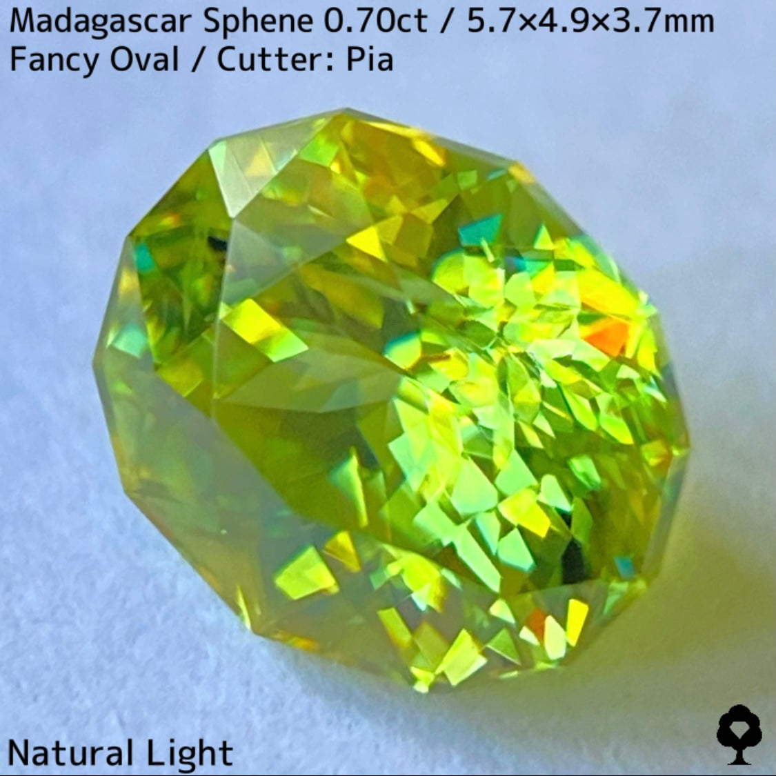 マダガスカルスフェーン0.70ct★明るく鮮やかな希少グリーンの超美結晶から煌めきファイアー止まらない絶品