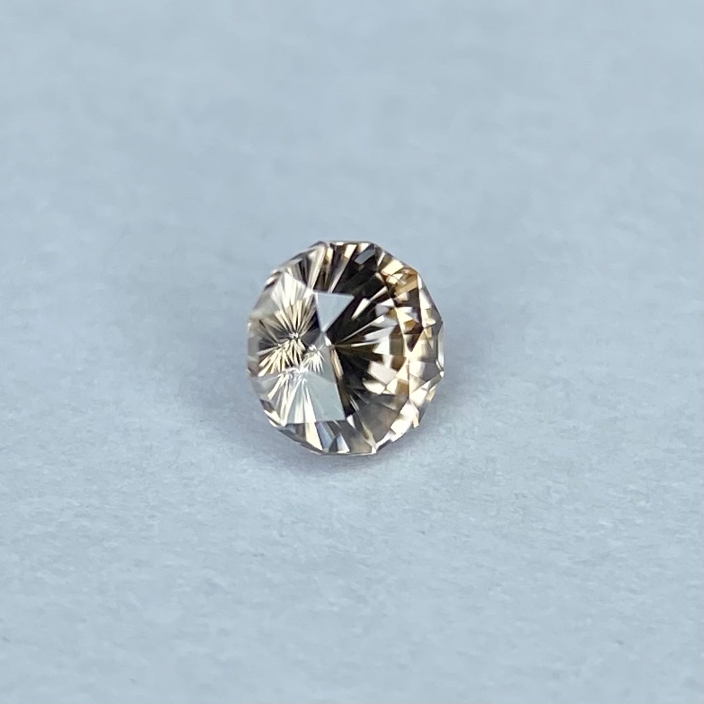 【ご当選者さま専用】石種当てクイズ!ジルコン0.10ct