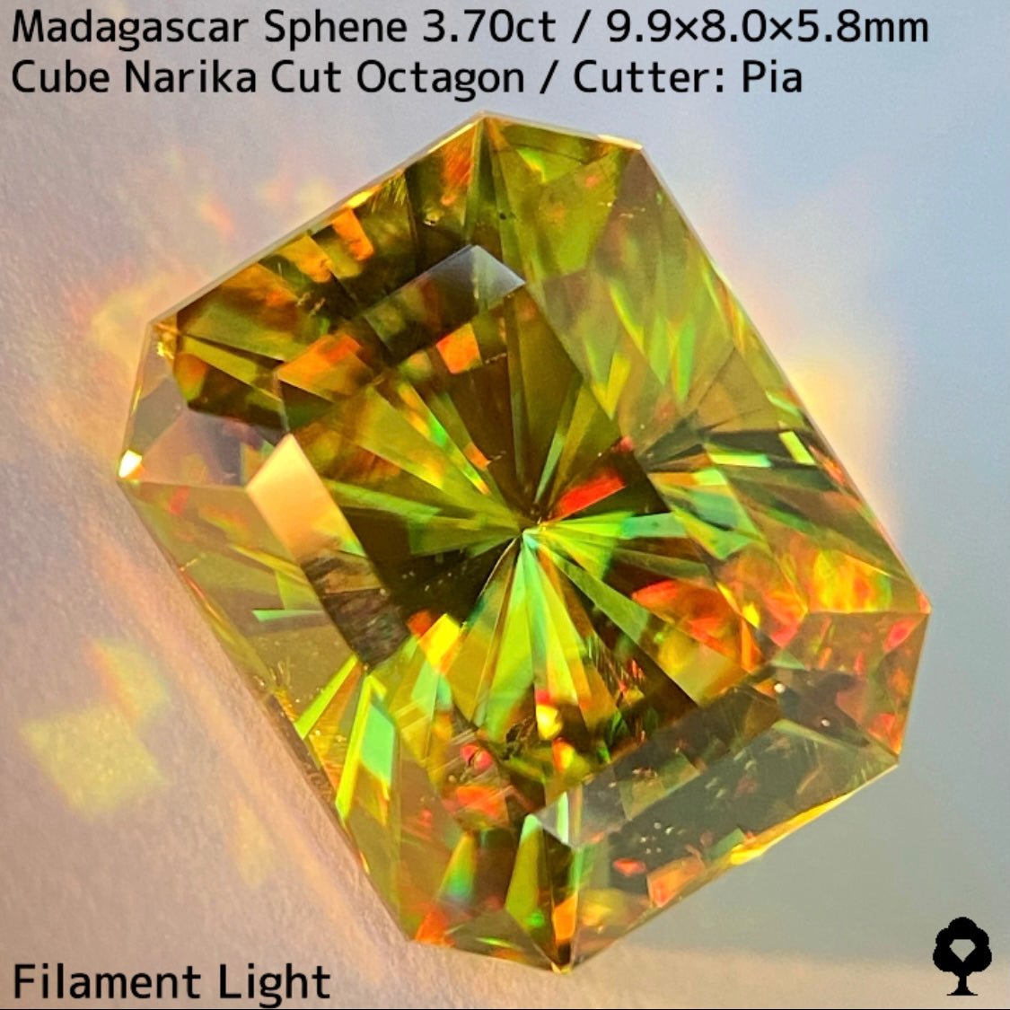 マダガスカル産スフェーン3.704ct★冴え渡るイエローイッシュグリーンのキューブナリカーオクタゴン