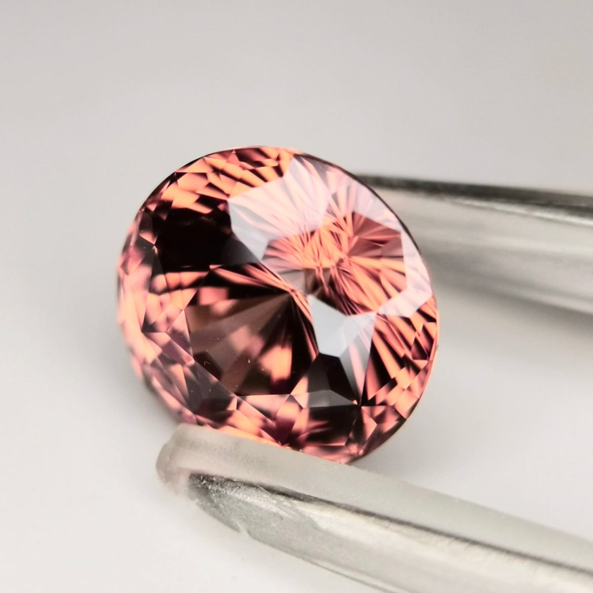 秋色強く感じるカボチャ(色溜まり)覗く美しい一石 / ジルコン 3.487ct