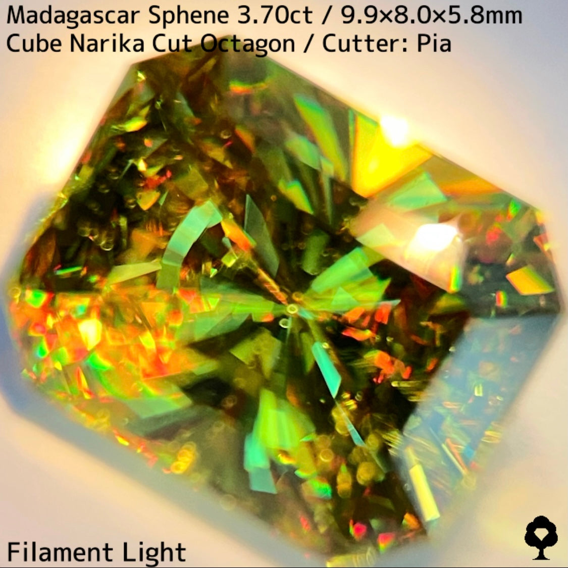 マダガスカル産スフェーン3.704ct★冴え渡るイエローイッシュグリーンのキューブナリカーオクタゴン
