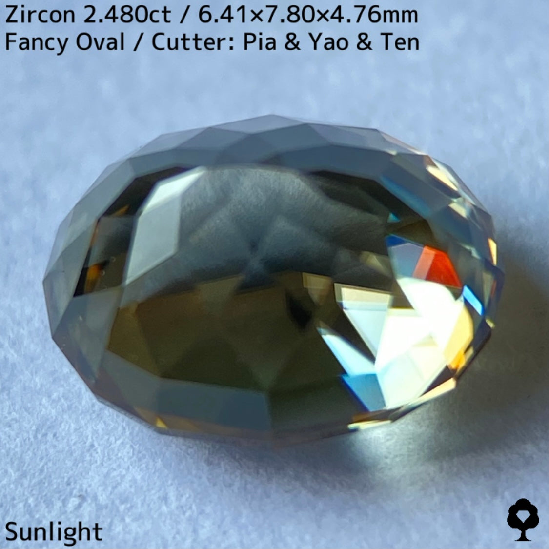 【ご当選者さま専用】ジルコン2.480ct★ゴールドの中に青の色だまりあるグリーンの煌めき放つ面白い1石