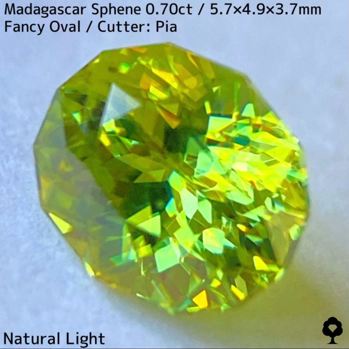 マダガスカルスフェーン0.70ct★明るく鮮やかな希少グリーンの超美結晶から煌めきファイアー止まらない絶品