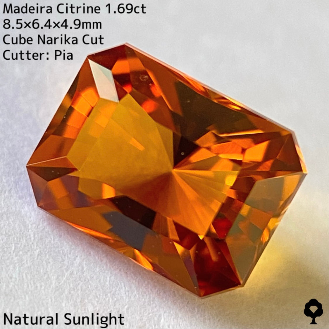 大人の色合いと腕時計のようなオクタゴンナリカー(時計)カット★マディラシトリン1.695ct