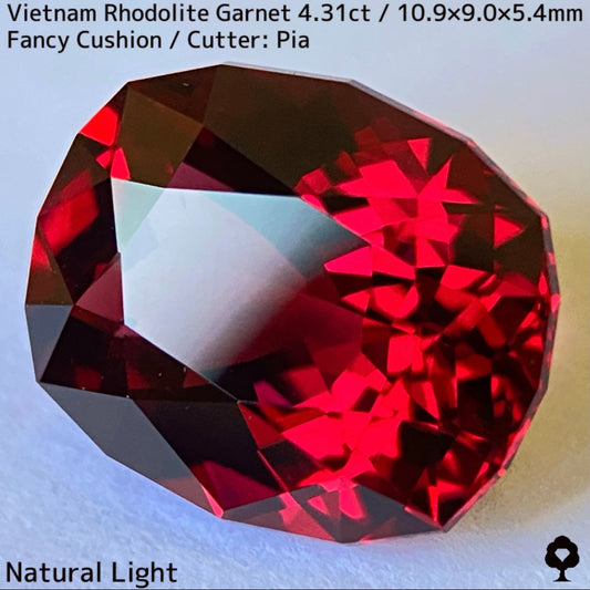 ベトナム産ロードライトガーネット4.31ct★レッド・オレンジ・ピンクの超鮮やかな煌めきが美しすぎる一級品★