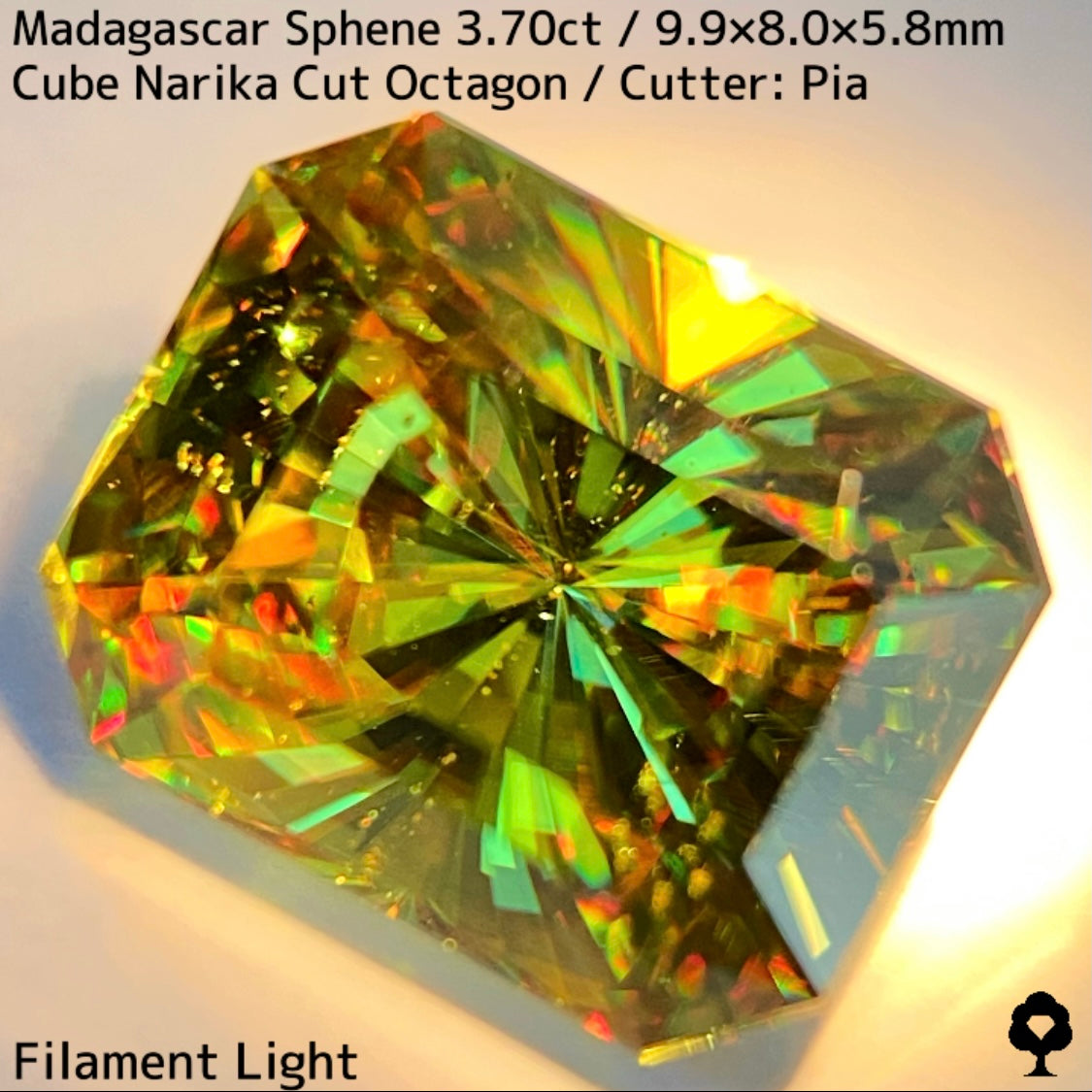 マダガスカル産スフェーン3.704ct★冴え渡るイエローイッシュグリーンのキューブナリカーオクタゴン