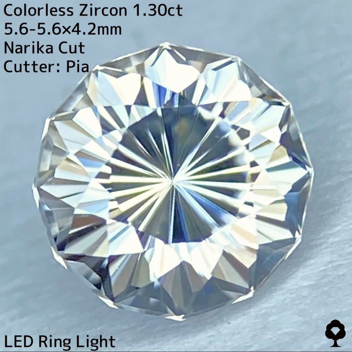 秒針が等しく現れるバチバチファイアーの見事なナリカーカット★カラーレスジルコン1.30ct