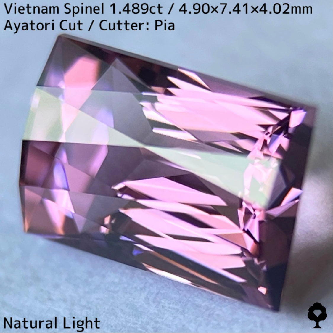 ベトナム産スピネル1.489ct★妖艶なピンキッシュパープルの超美結晶原石の形を生かしたシザースのあやとりカット