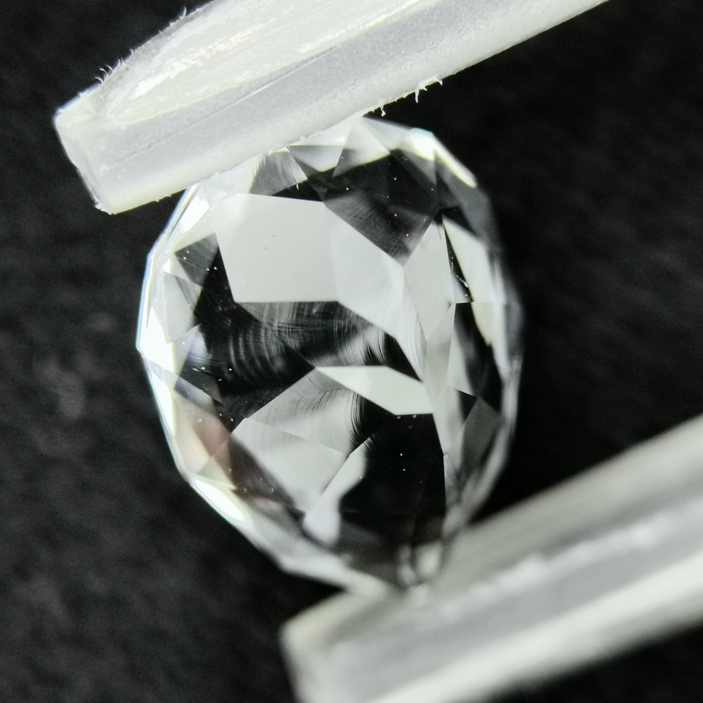 ハンガリー産ハイアライト 0.922ct★ふっくらとしたファンシーペアシェイプの強蛍光