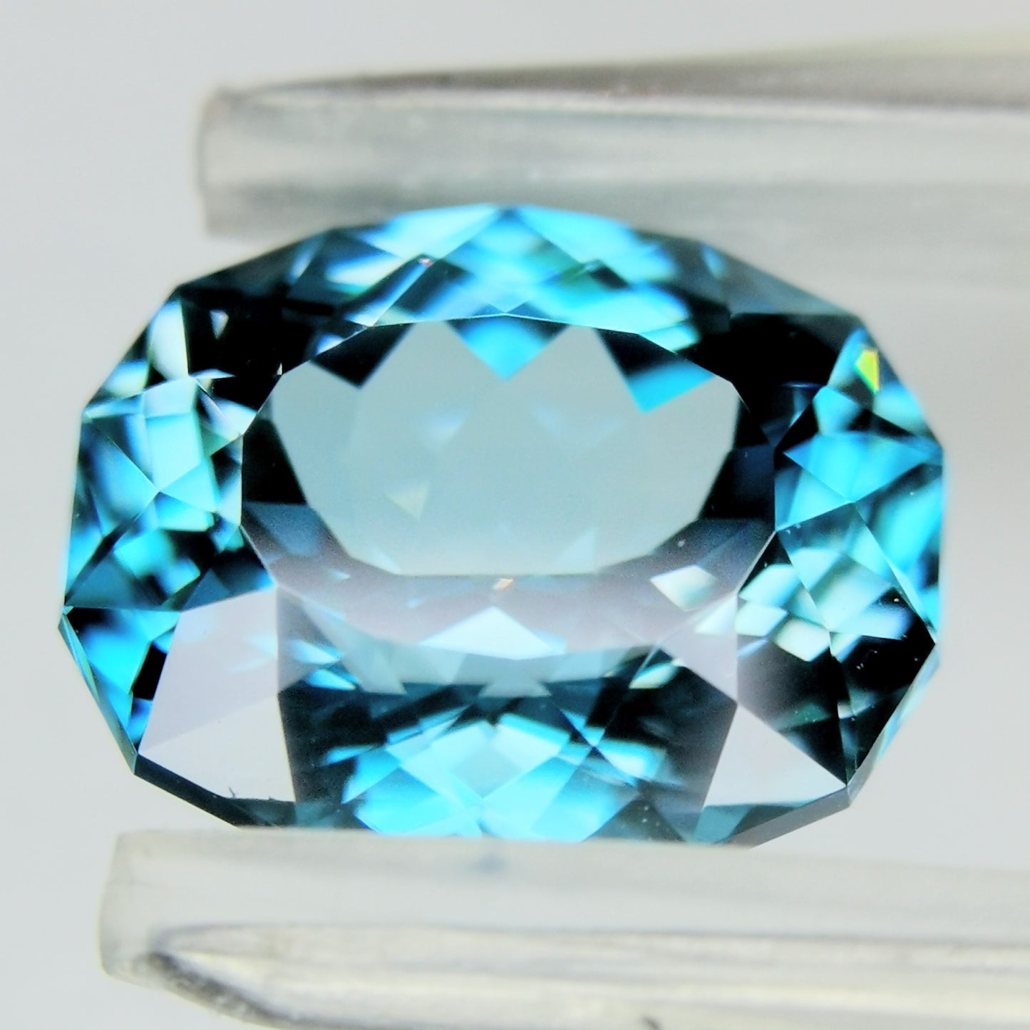 【お客さま専用】ブルージルコン 4.646ct★爽やかで豪快な煌めき止まらない超美結晶