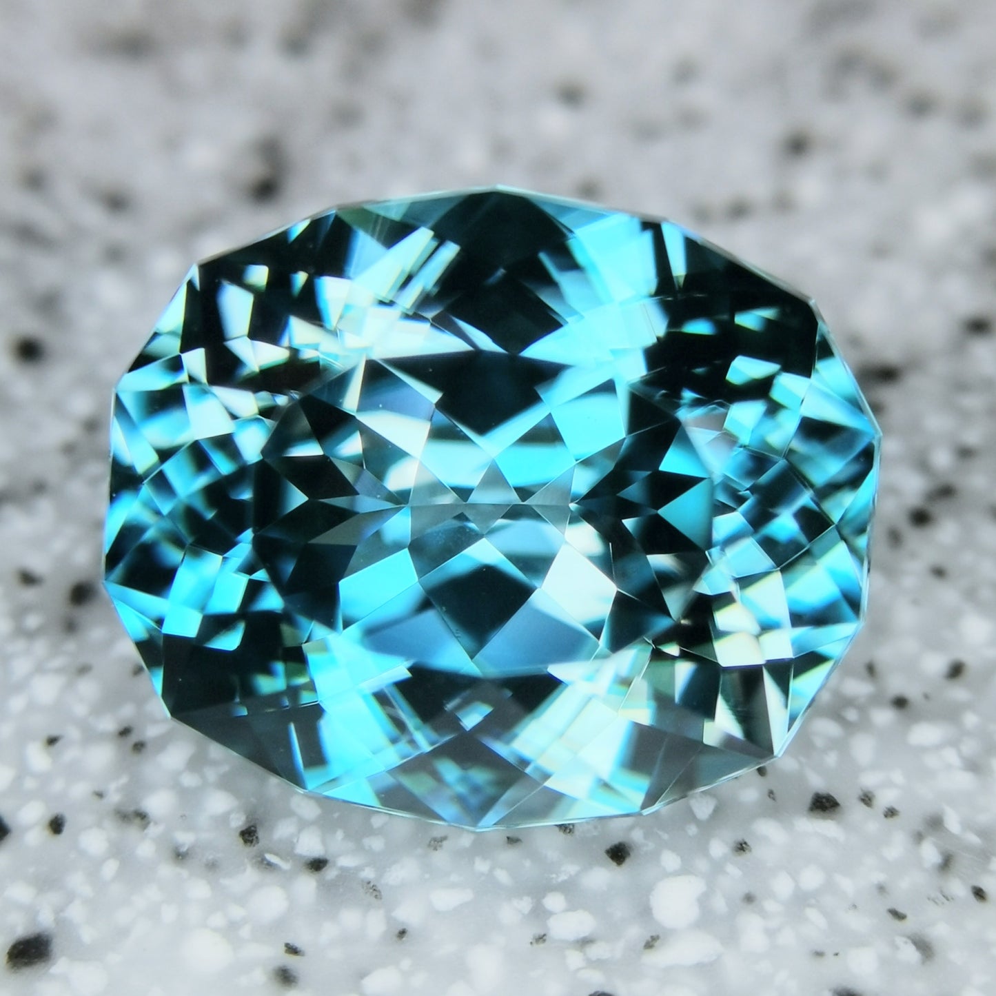 【お客さま専用】ブルージルコン 4.646ct★爽やかで豪快な煌めき止まらない超美結晶