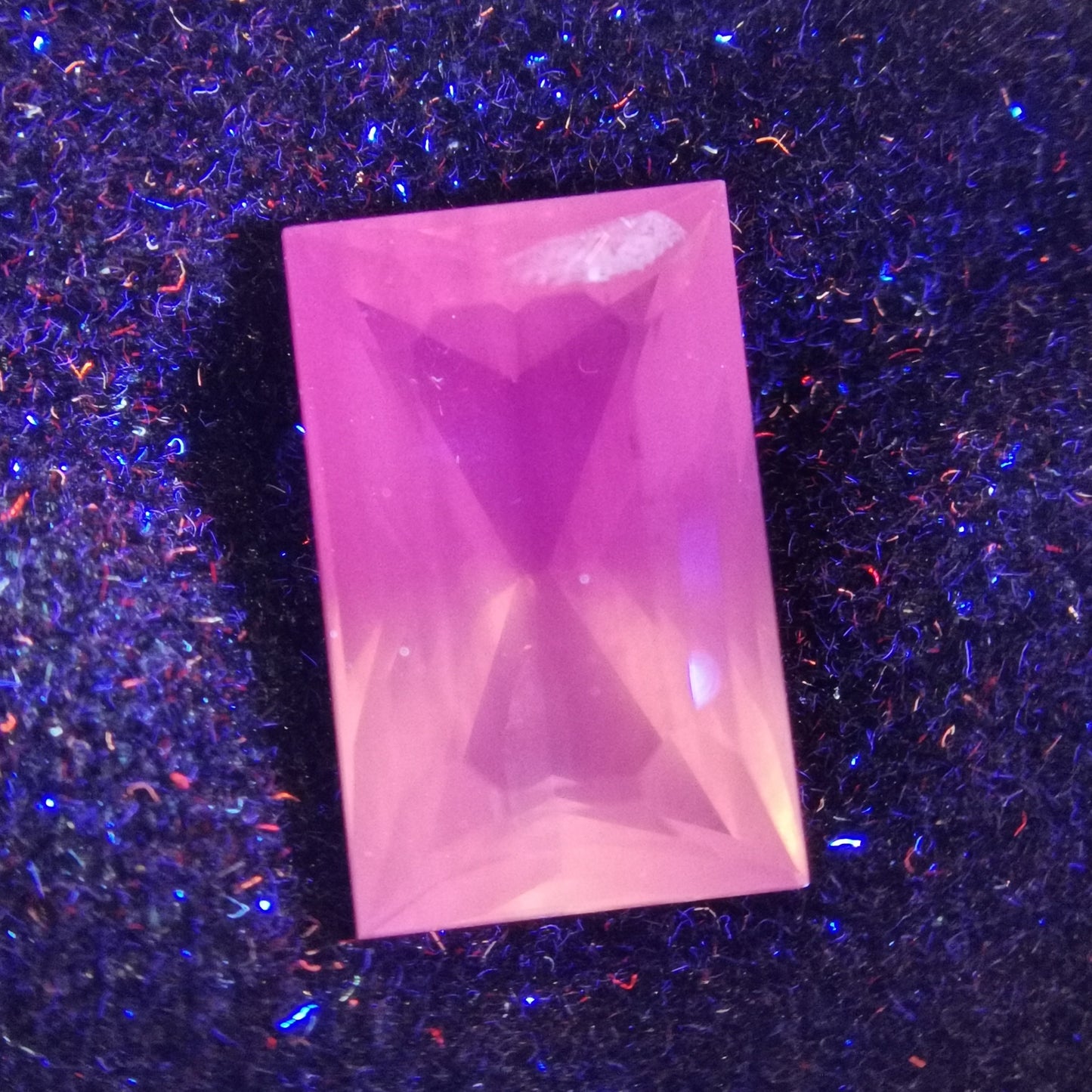 ゴールデンラブラドライト4.04ct / 師匠の独創的なカットで仕上がった雰囲気の良いバケット