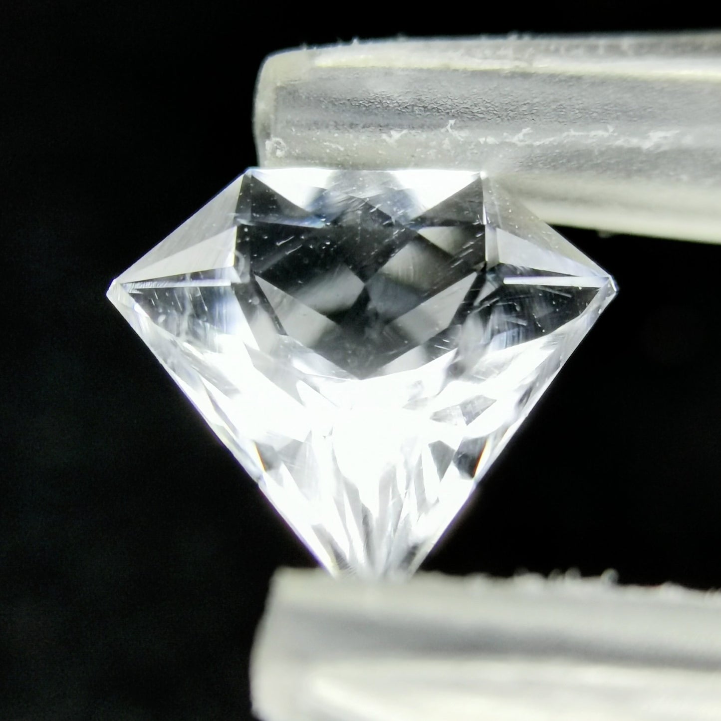 ハイアライトオパール 0.455ct★希少な結晶を贅沢な宝石形に仕上げた逸品★日独産地証明付き