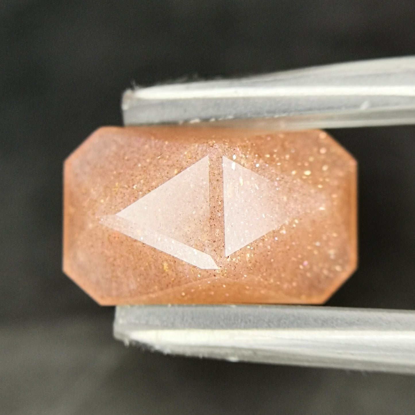 サンストーン 3.541ct / ファセットカットはラスト。カッター"師匠”による独創的ルース