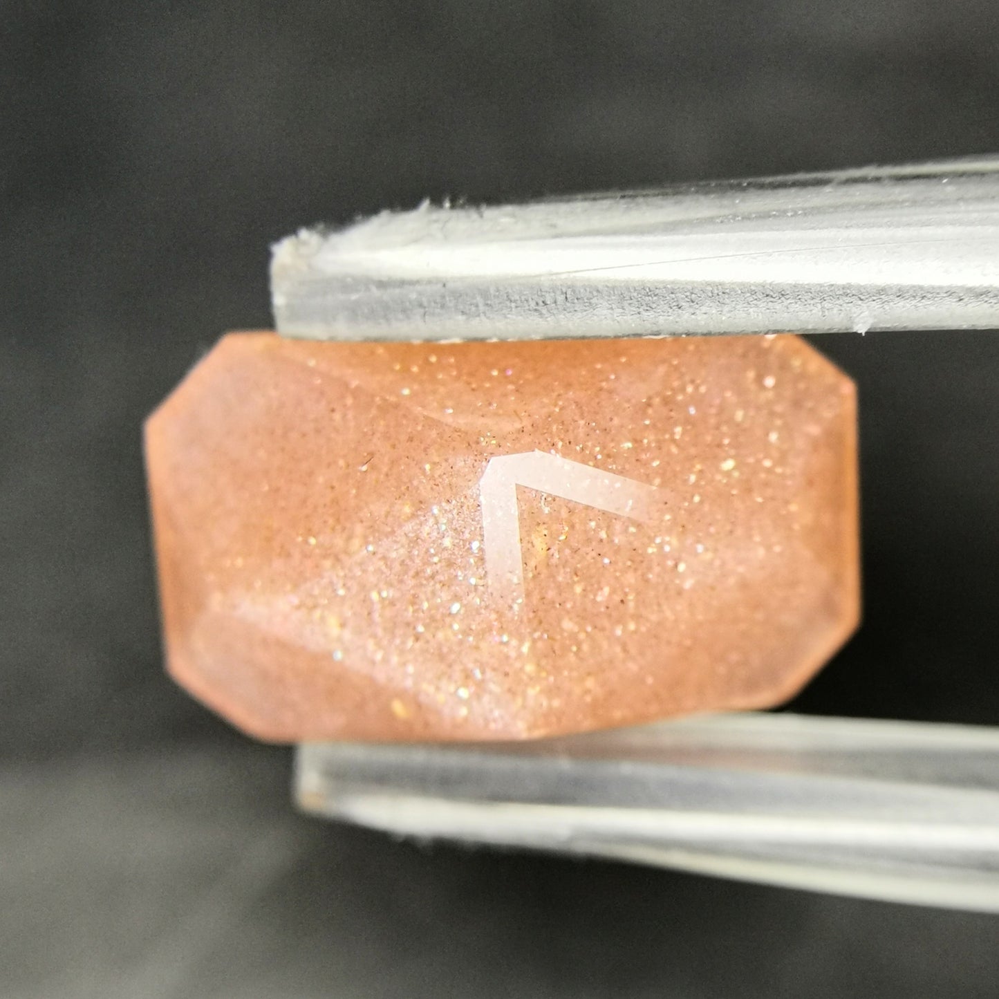 サンストーン 3.541ct / ファセットカットはラスト。カッター"師匠”による独創的ルース